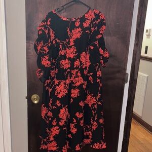 Who What Wear Black and Red Floral Long Sleeve Dress